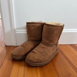 Ugg Kids Classic II boot in chestnut